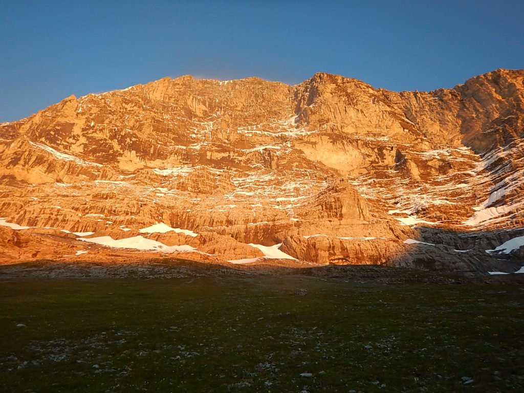 Eiger-Nordwand im Abendglühen