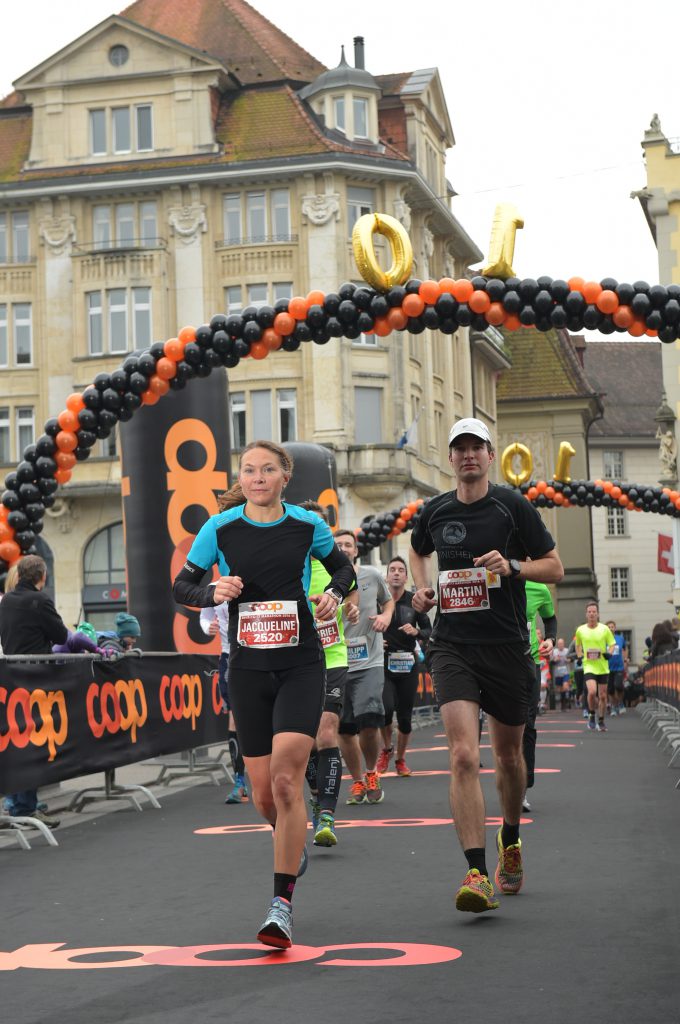 Über die Reussbrücke